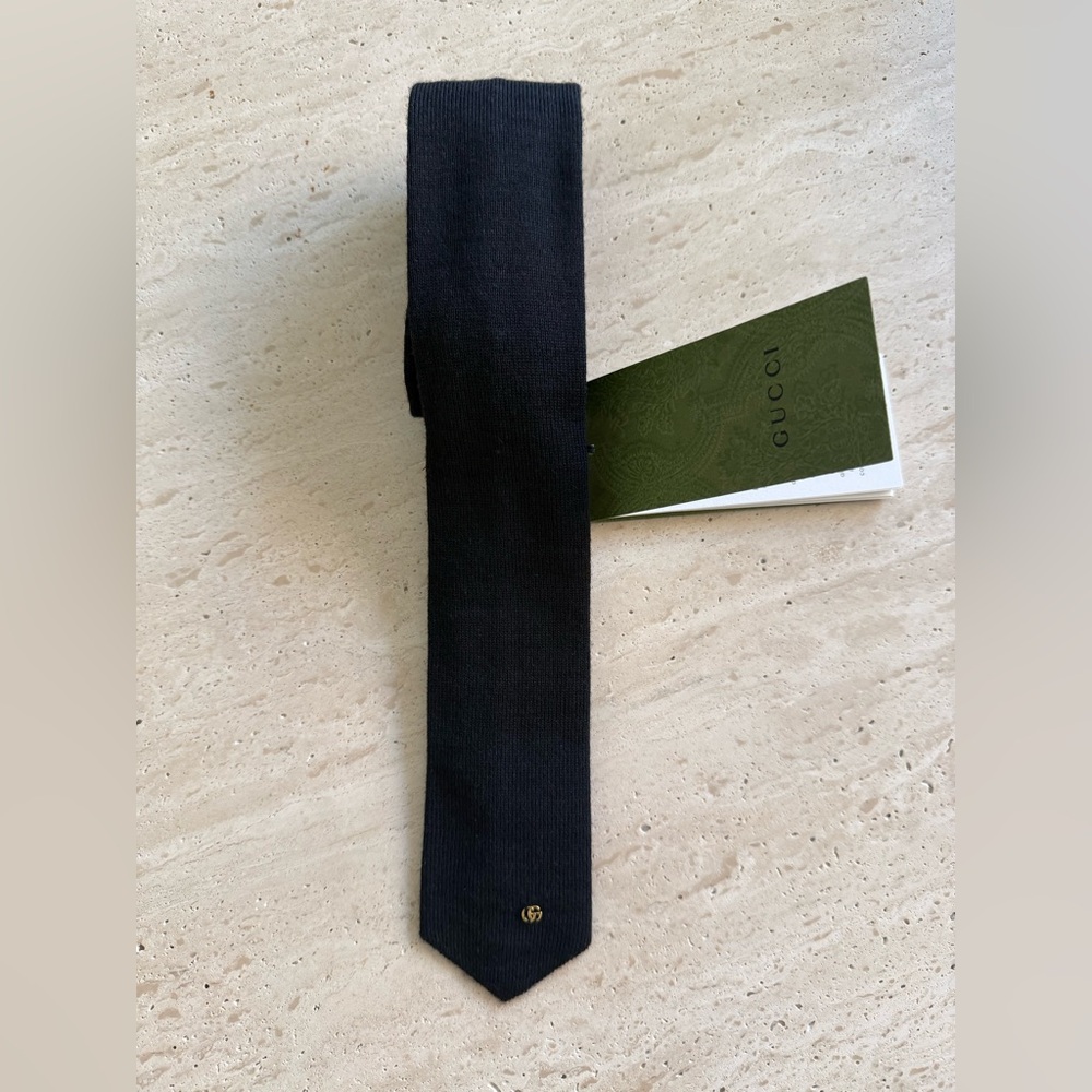 NWT GUCCI  LANA WOOL KNIT BLACK TIE GG GOLD METAL LOGO DETAILS 🖤🌟